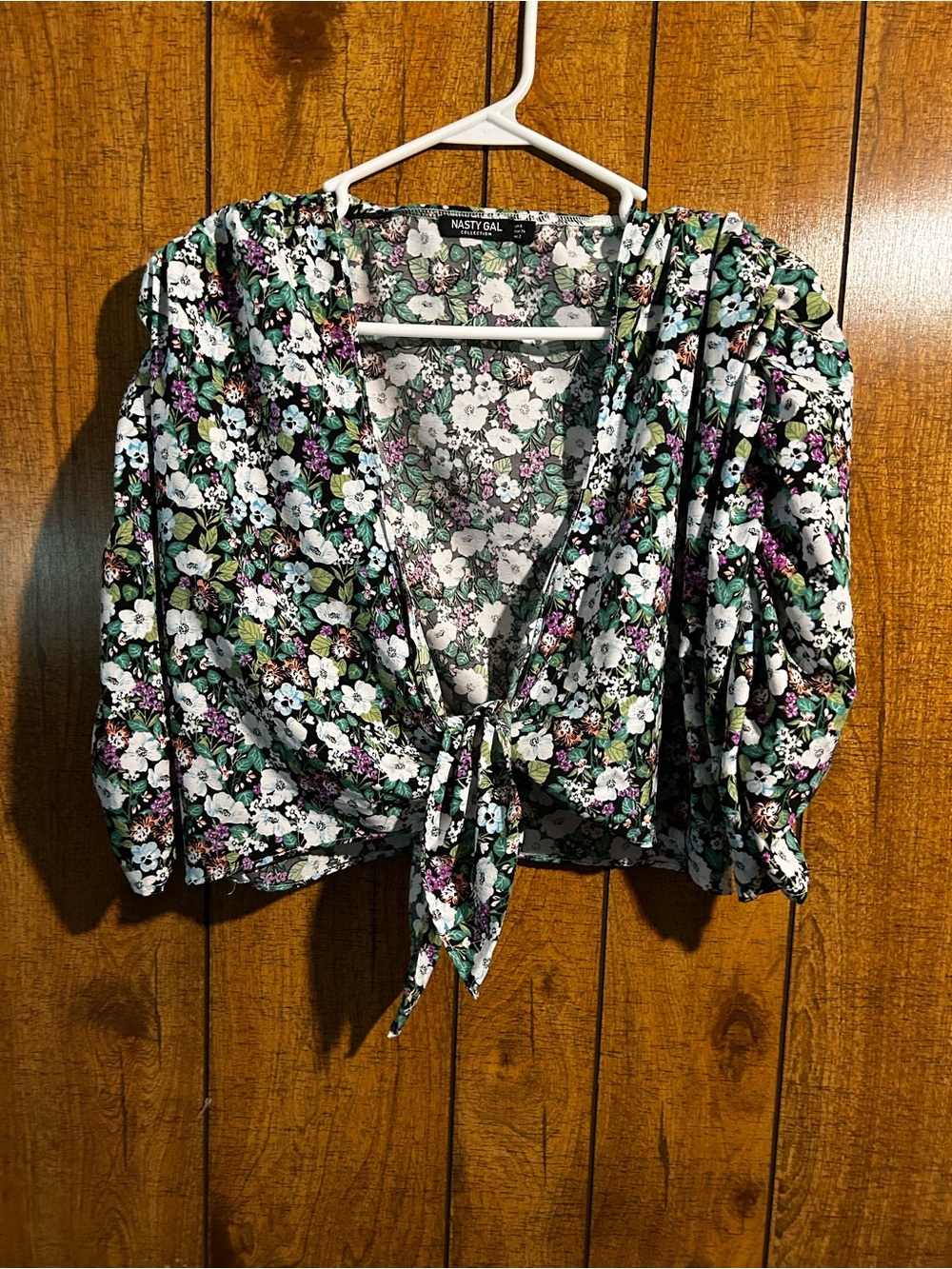 Nasty Gal Green Floral Tie-Front Puff Sleeve Crop Top